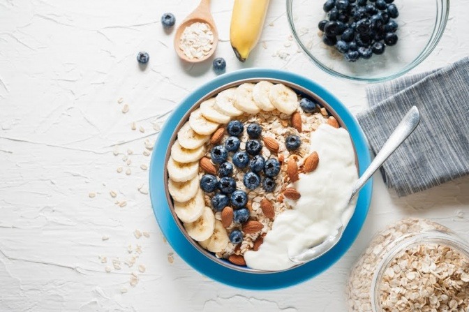 Eine gesunde Ernährung unterstützt Enzyme in ihrer Arbeit.