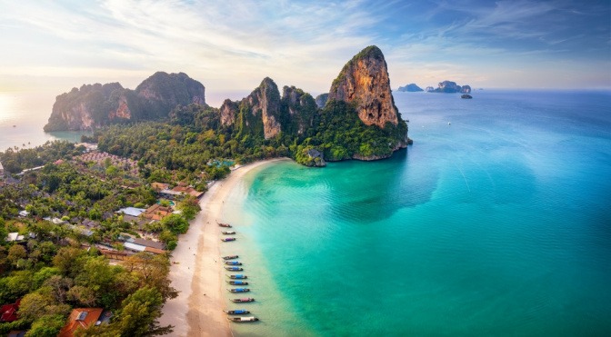 Strand und Dschungel in Thailand