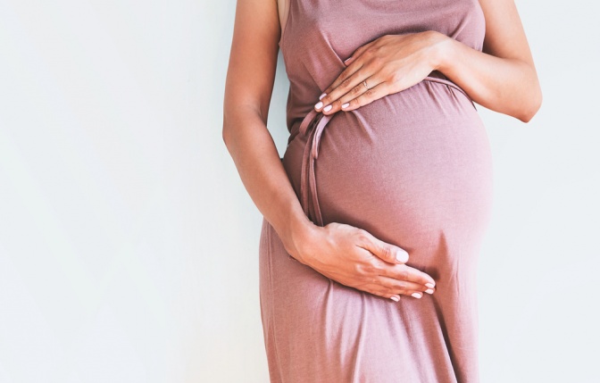 Bauch einer schwangeren Frau